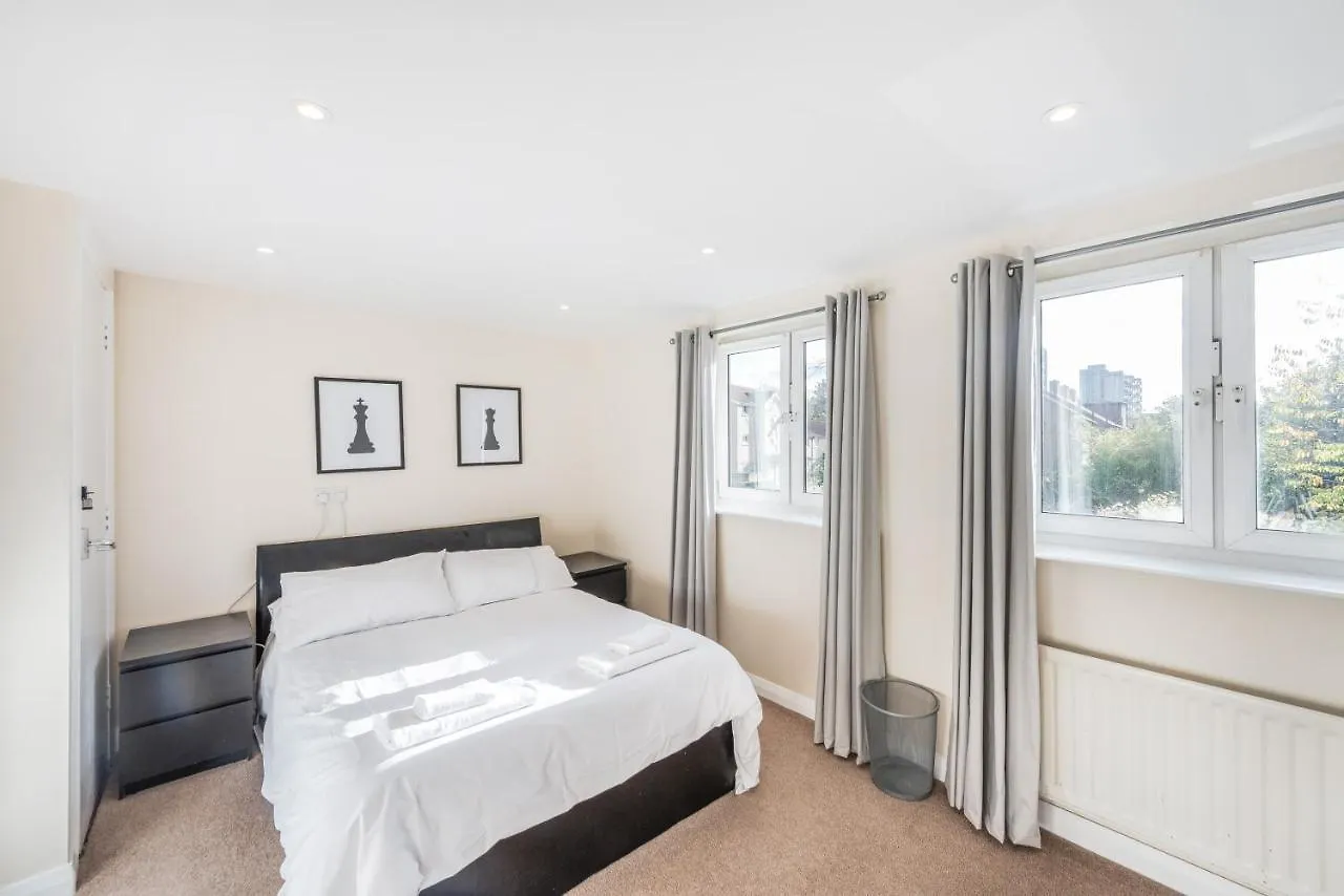 Vakantiehuis Spacious 4 Bed House Near Greenwich Londen